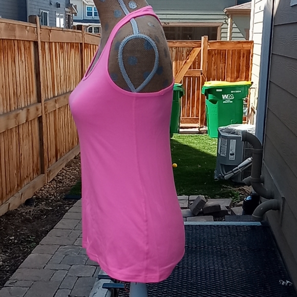 Bright pink muscle shirt - Picture 3 of 6